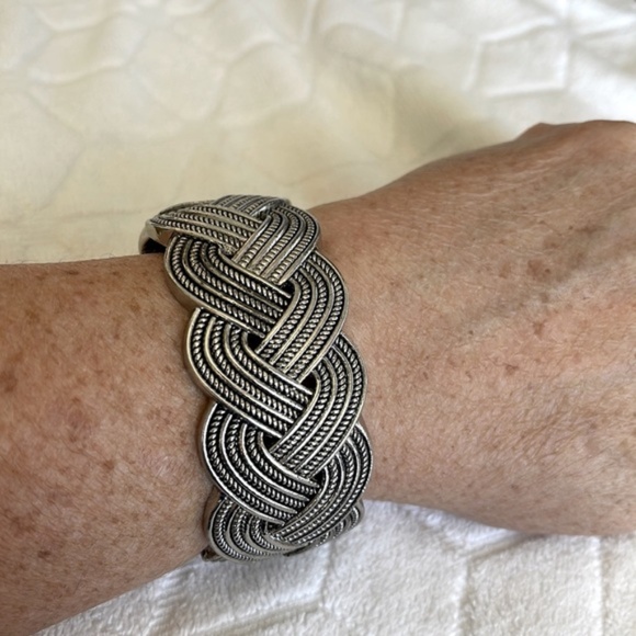 Vintage women's braided bohemian stainless steel silver toned bracelet - Picture 2 of 7